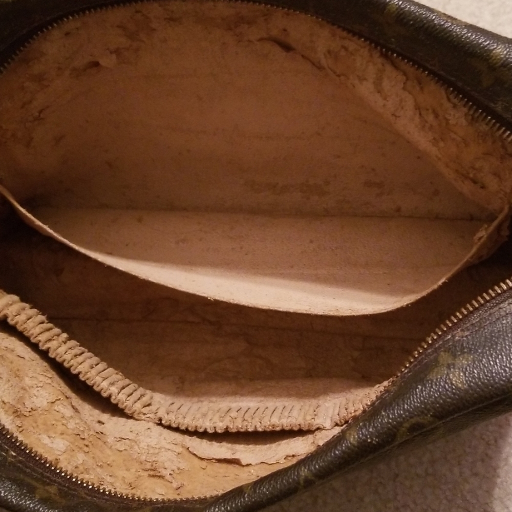 LV Toiletry Bag - Picture 7 of 8